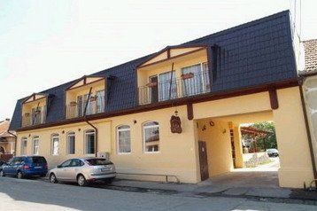 Rumānija Penzión Haţeg, Eksterjers